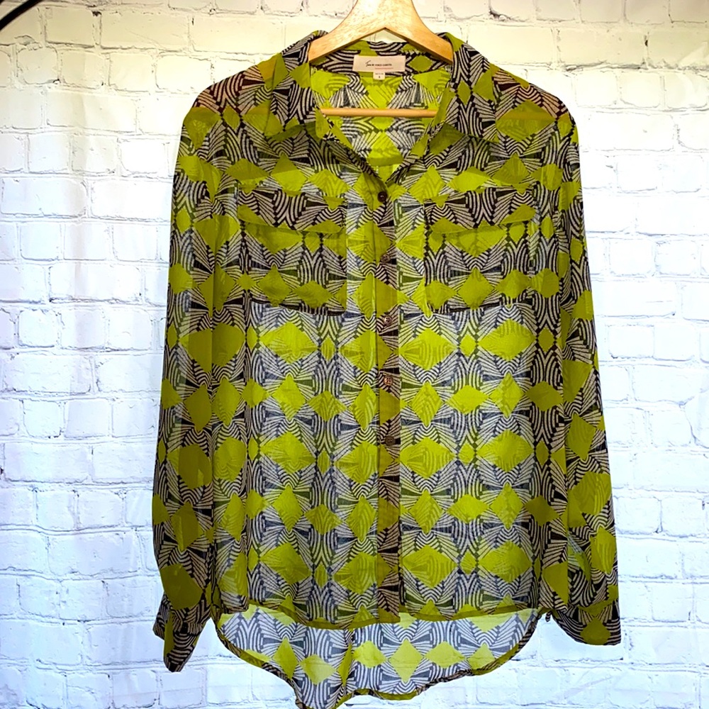 Blouse Light weight long sleeve button down Size S